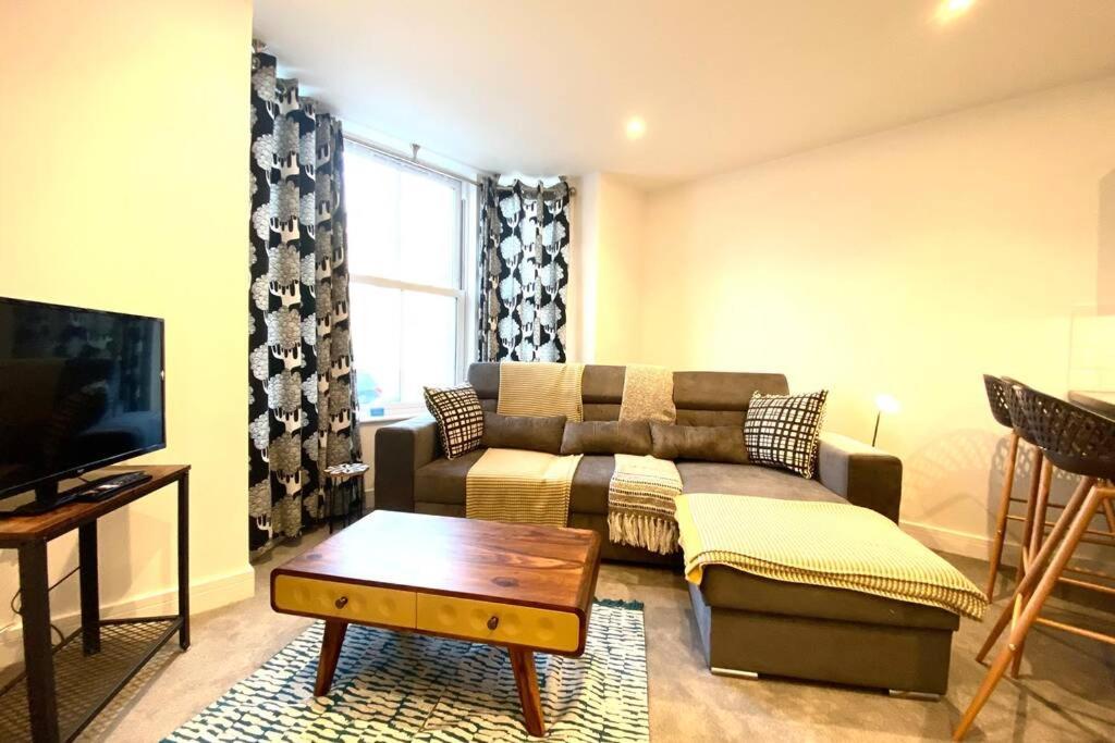 Stunning New Apartment Set In St Leonards On Sea Hollington  エクステリア 写真