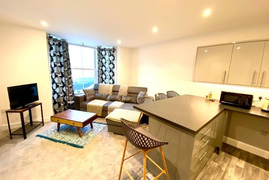 Stunning New Apartment Set In St Leonards On Sea Hollington  エクステリア 写真